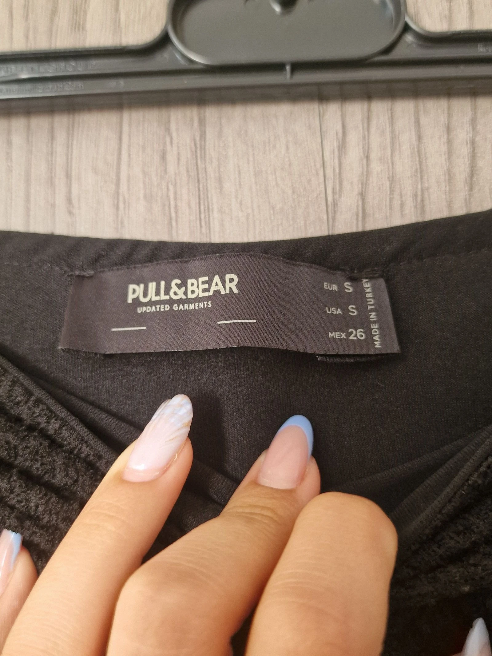 Falda corta negra Pull&Bear asimétrica – photo 2